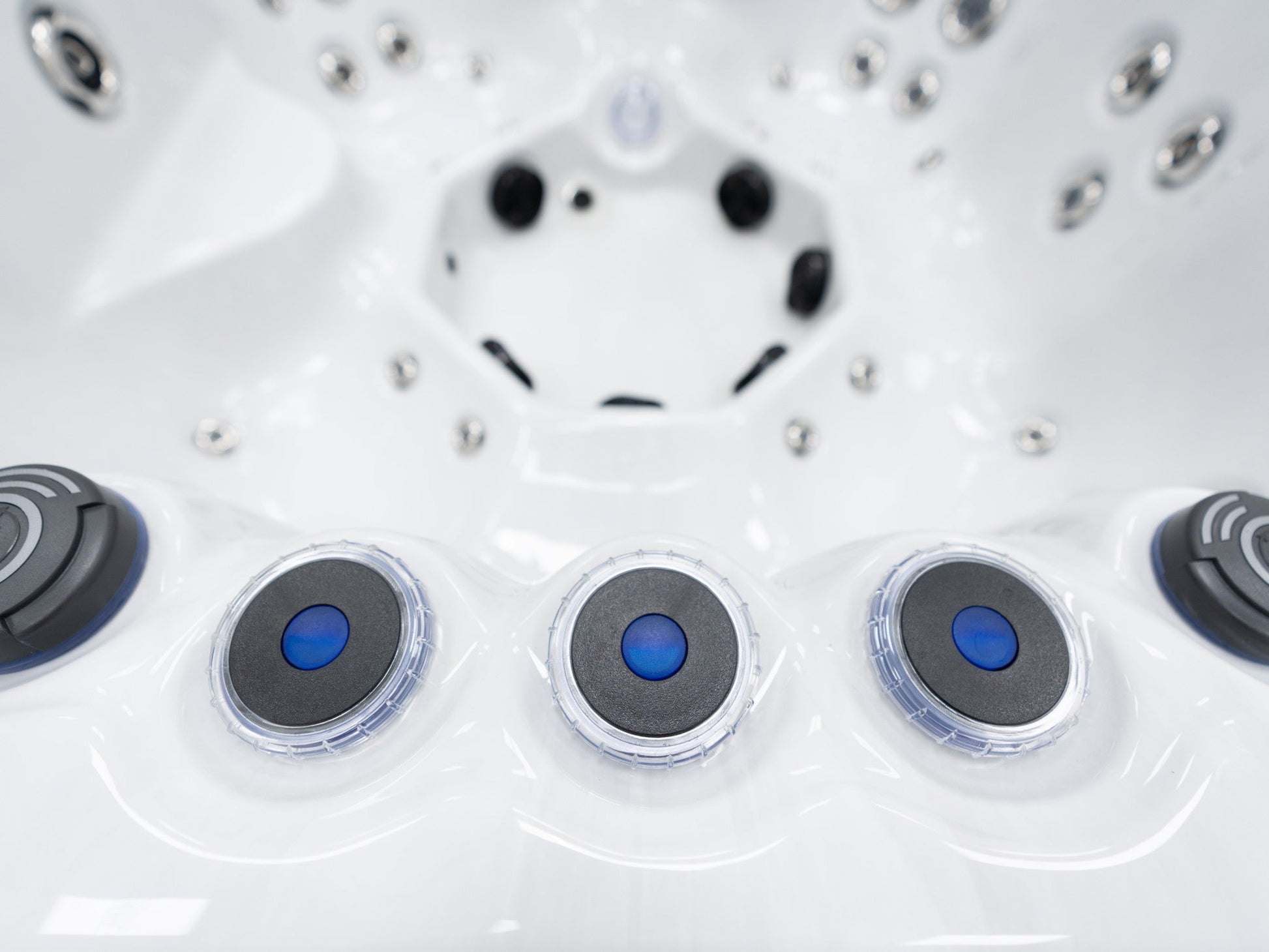 WithinWellness Equinox | 7-Seat High Power 32A Hot Tub