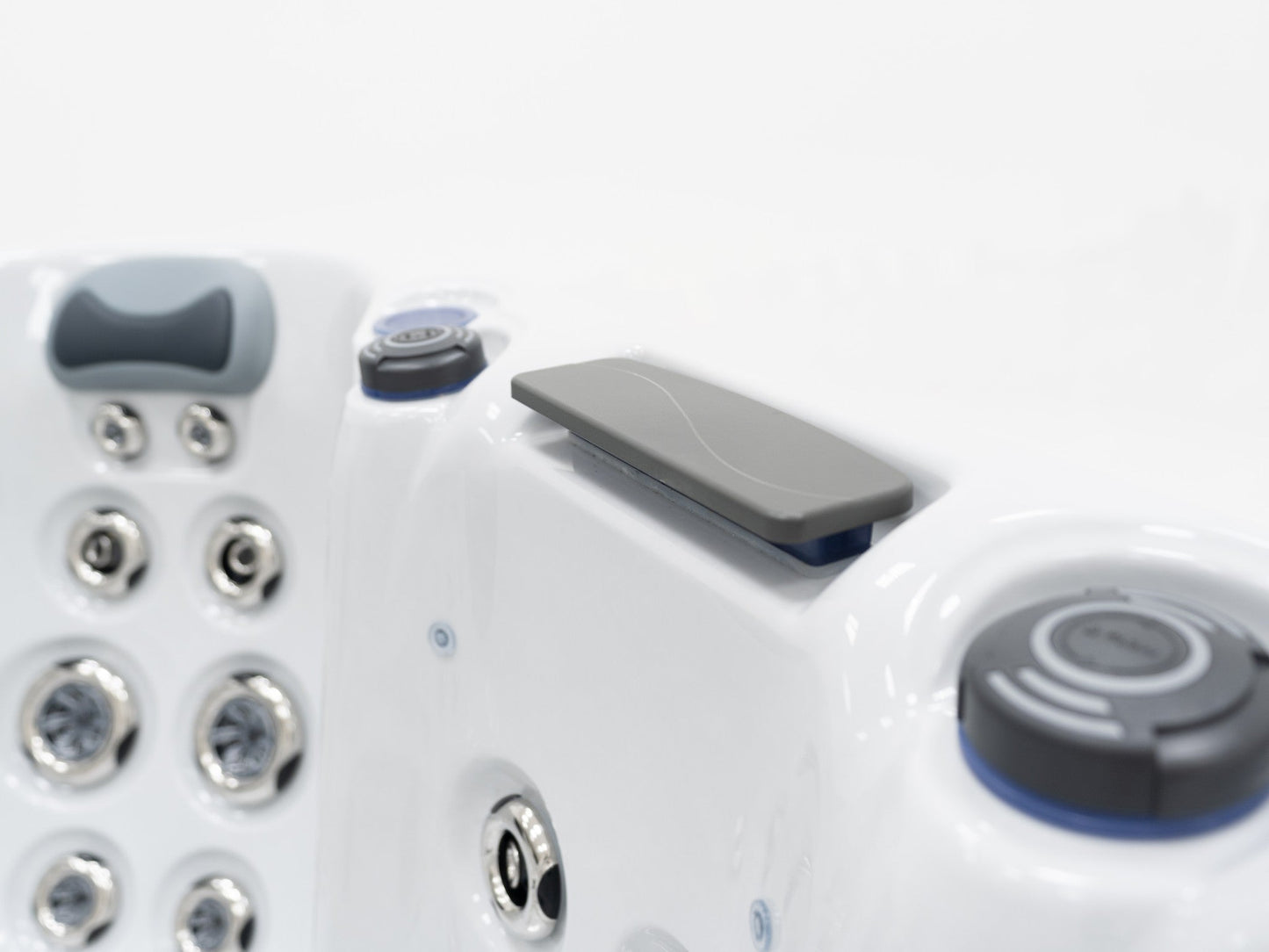 WithinWellness Equinox | 7-Seat High Power 32A Hot Tub