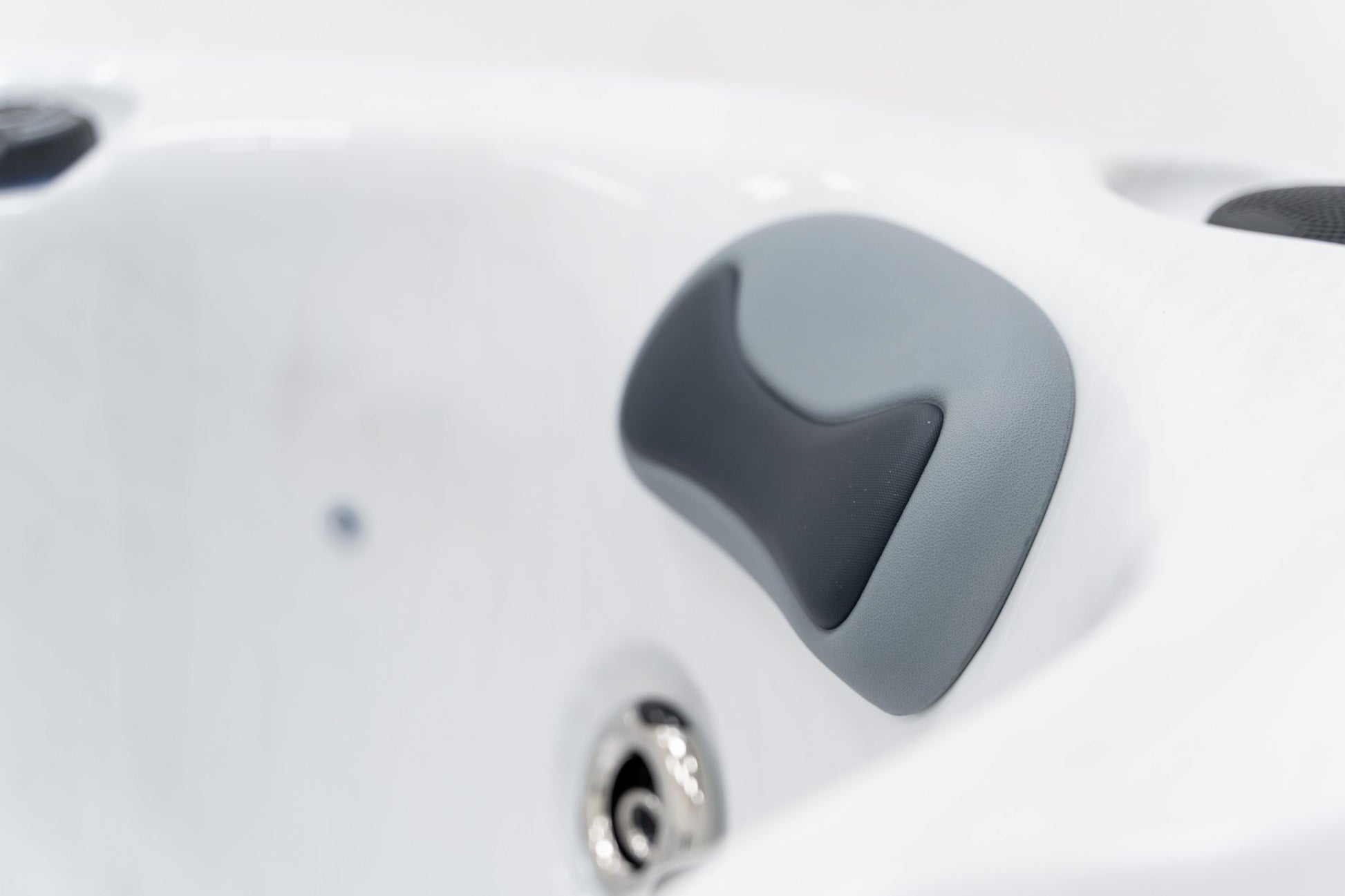 WithinWellness Equinox 7 | 7-Seat Social Plug & Play Hot Tub