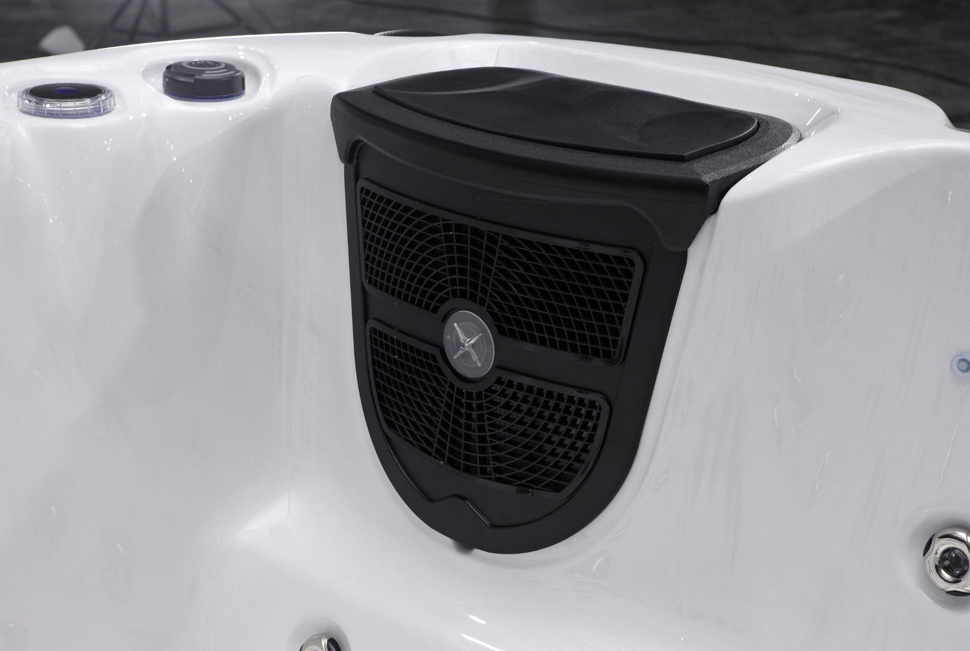 WithinWellness Aurora | 6-Person High Power 32A Hot Tub