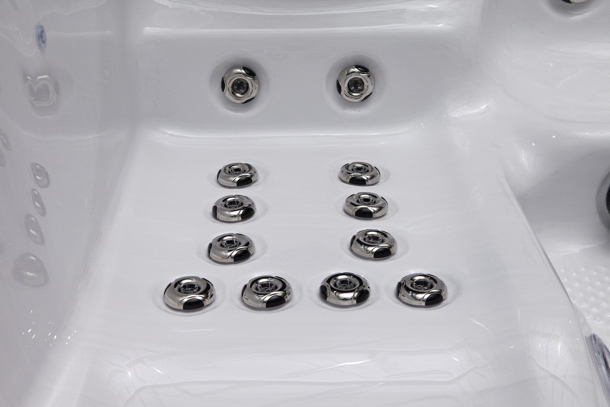 WithinWellness Aurora | 6-Person High Power 32A Hot Tub