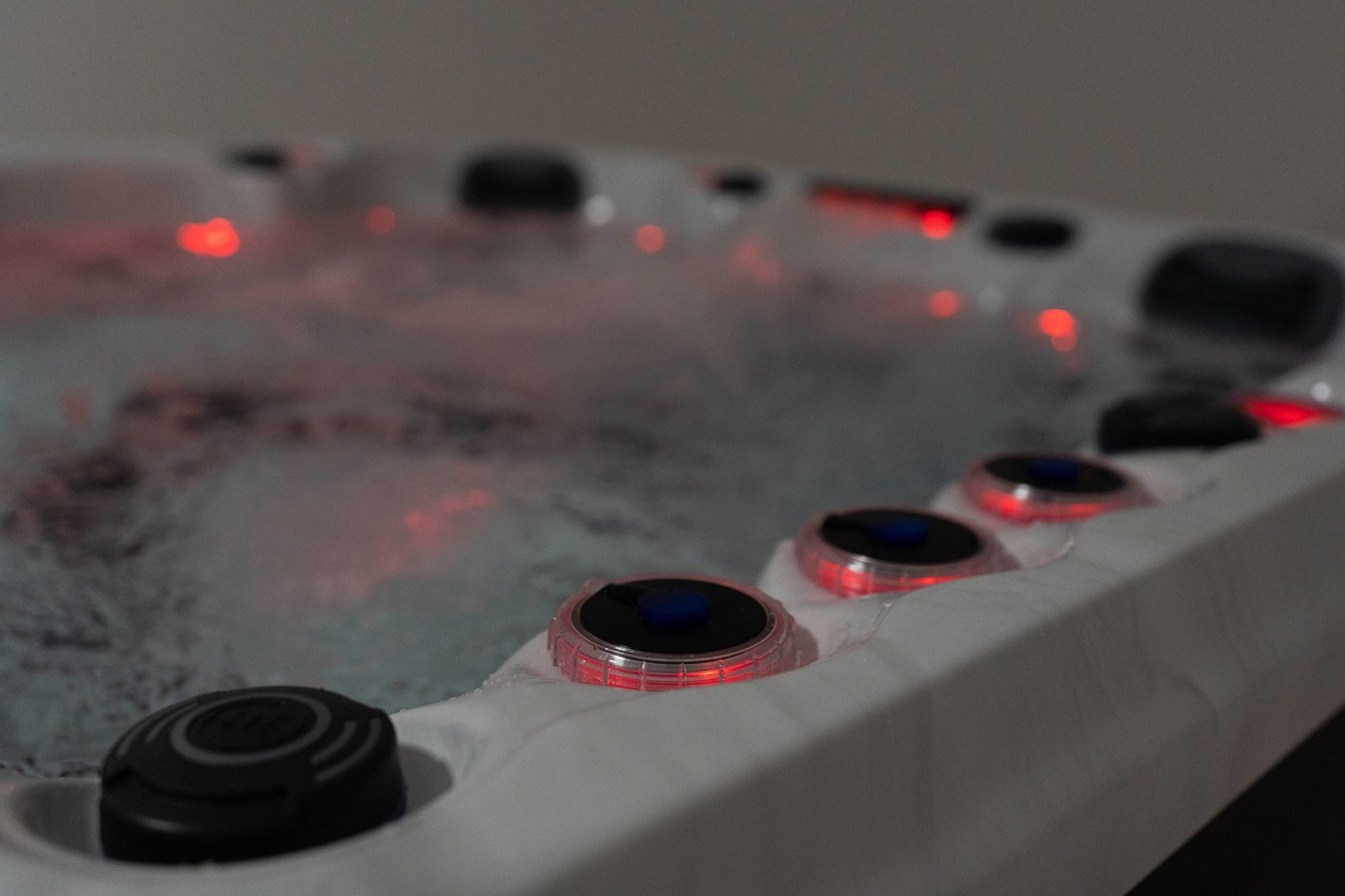 WithinWellness Aurora | 6-Person High Power 32A Hot Tub