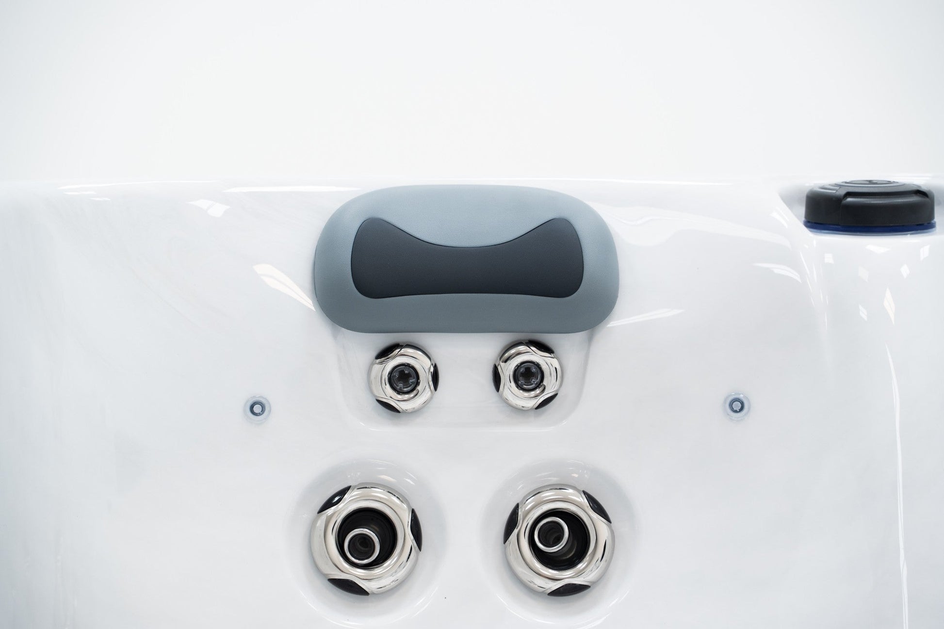 WithinWellness Serenity 3 | 3-Person Plug & Play Spa with Lounger