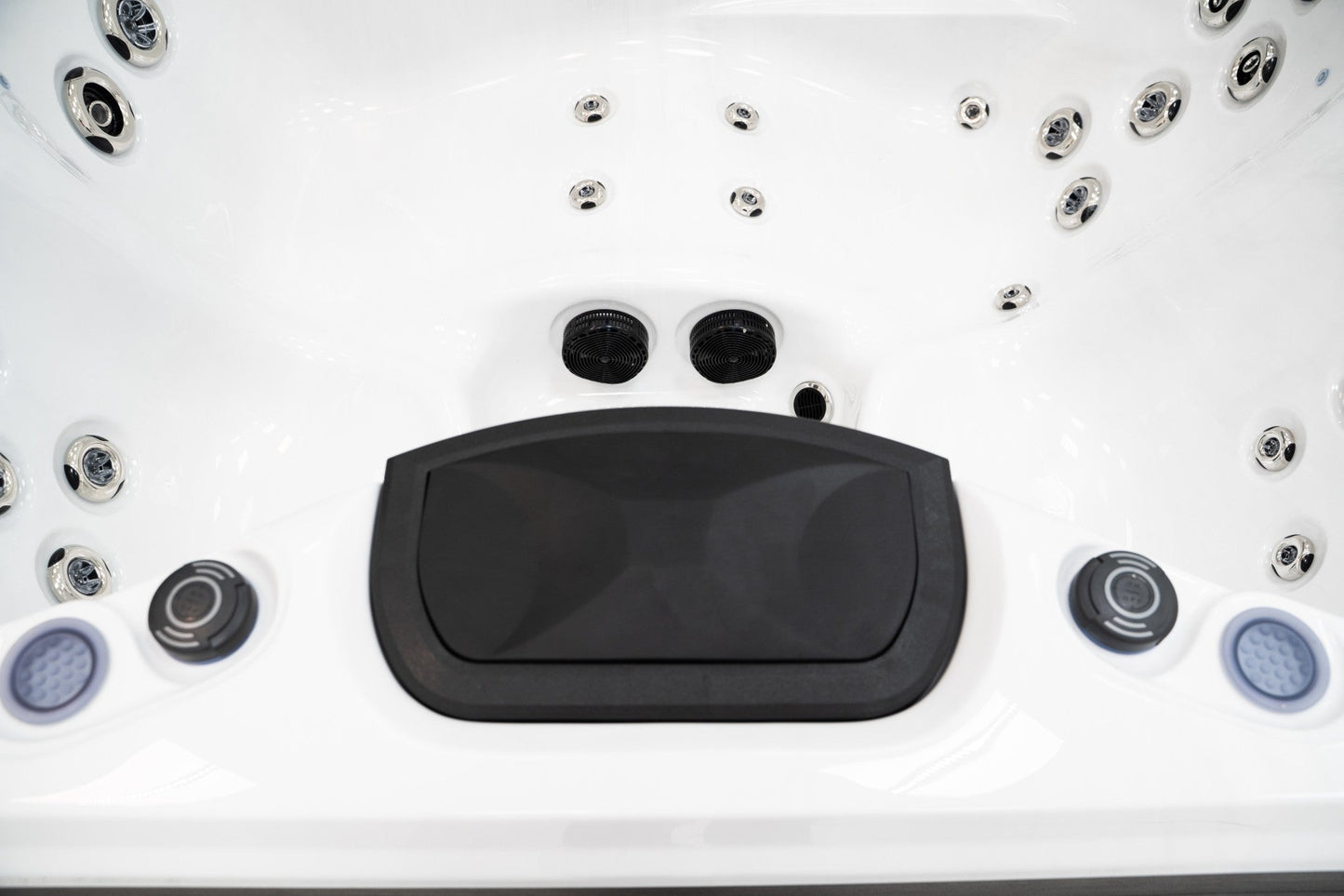 WithinWellness Serenity 3 | 3-Person Plug & Play Spa with Lounger