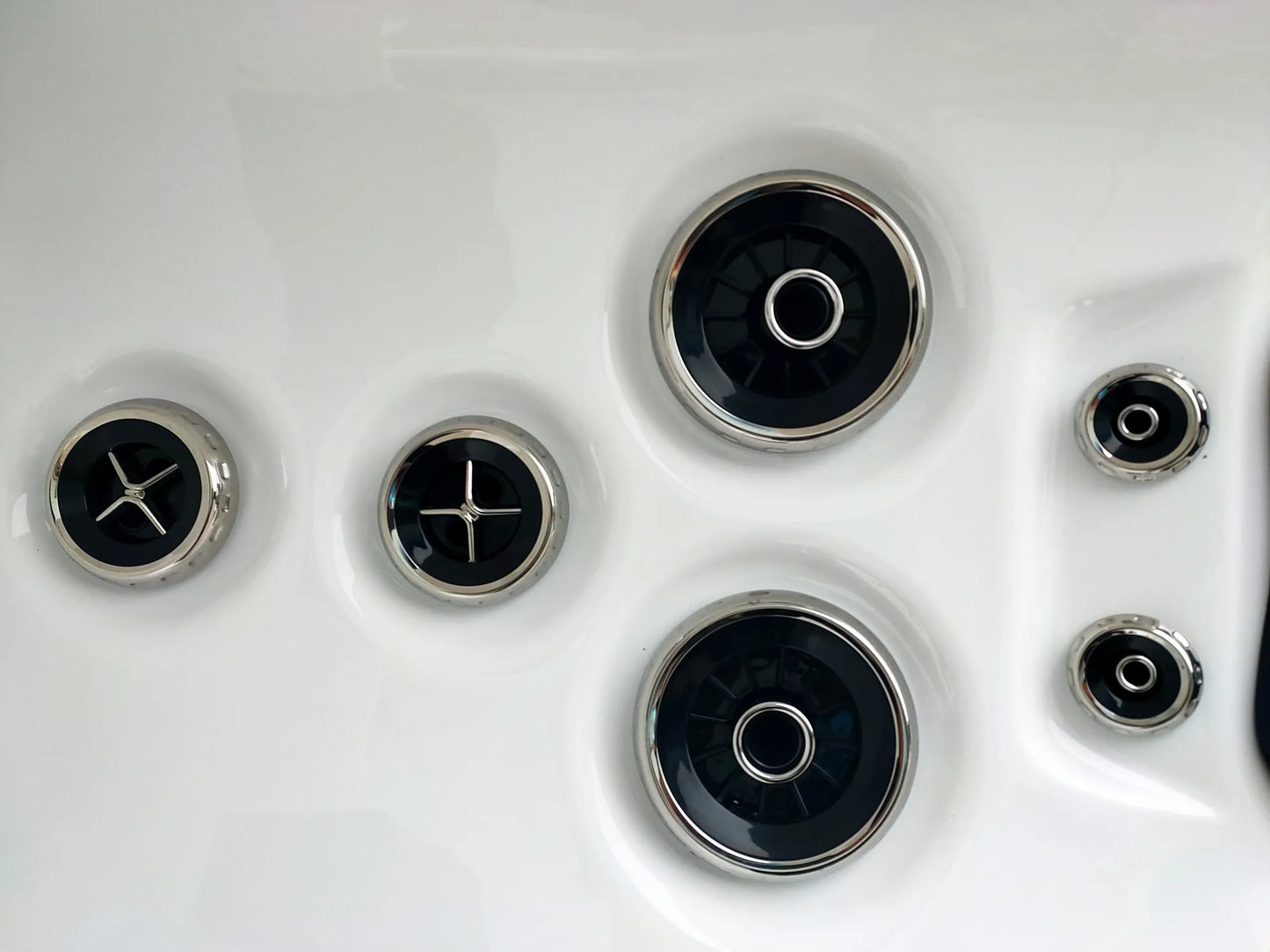 Within Wellness Entry Spa 5 – 5 Person Plug & Play Hot Tub