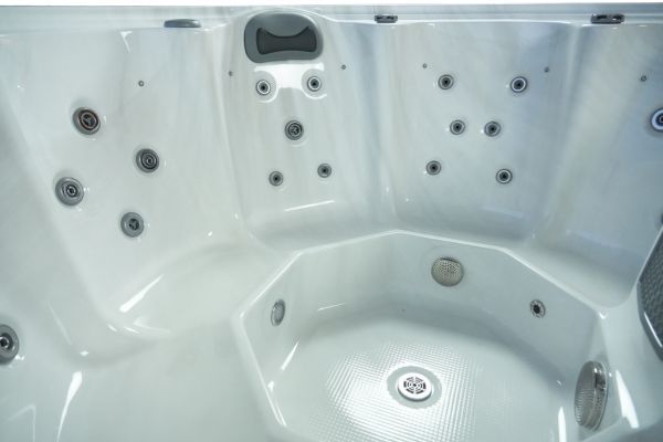 WithinWellness Orb Party 7 | 7-Person Social Hot Tub