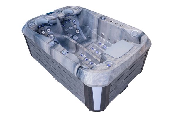 Platinum 1 | 3-Person Luxury Hot Tub