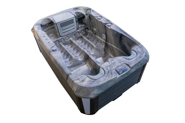 Platinum 1 | 3-Person Luxury Hot Tub