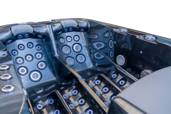 Platinum 1 | 3-Person Luxury Hot Tub