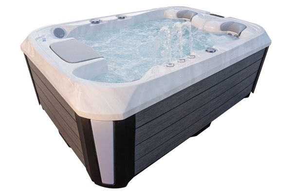 Platinum 1 | 3-Person Luxury Hot Tub