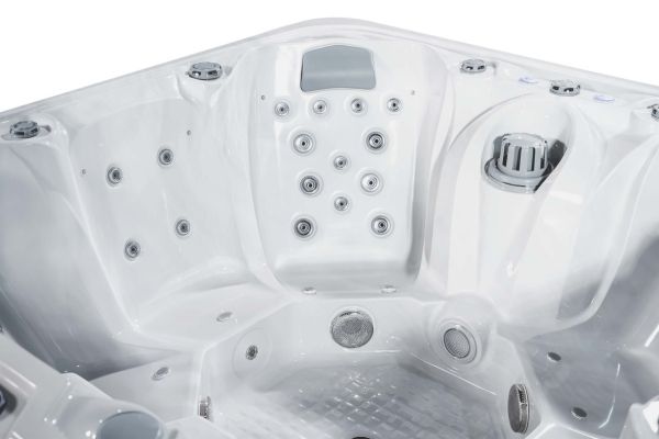 Platinum 10 | 7-Person Luxury Hot Tub