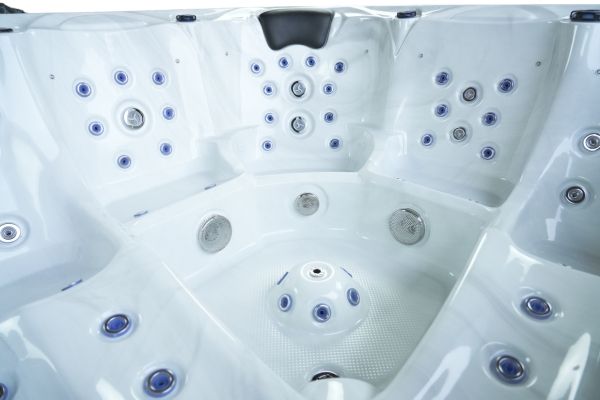 Platinum 11 | 5-Person Luxury Hot Tub