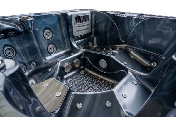 Platinum 5 | 7-Person Luxury Hot Tub