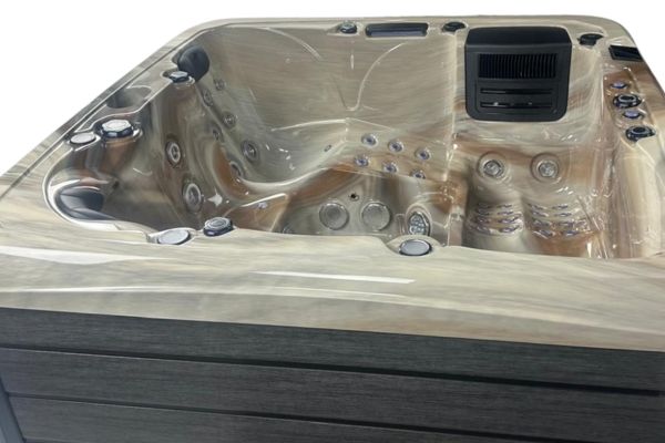 Platinum 6 | 7-Person Luxury Hot Tub