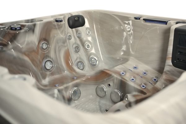 Platinum 6 | 7-Person Luxury Hot Tub