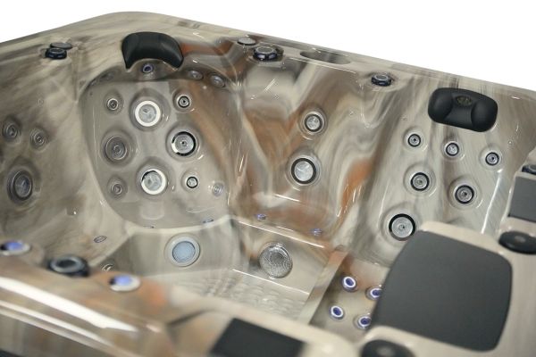 Platinum 6 | 7-Person Luxury Hot Tub