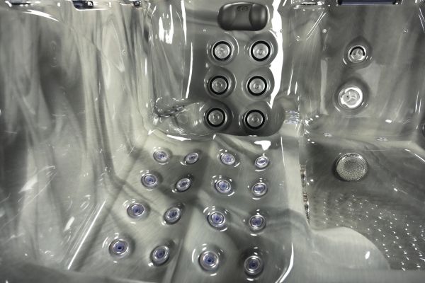 Platinum 8 | 5-Person Luxury Hot Tub