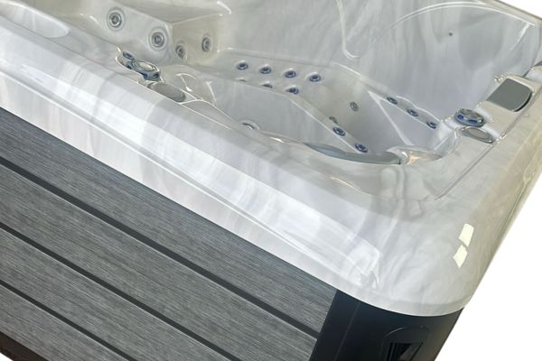 Platinum 8 | 5-Person Luxury Hot Tub