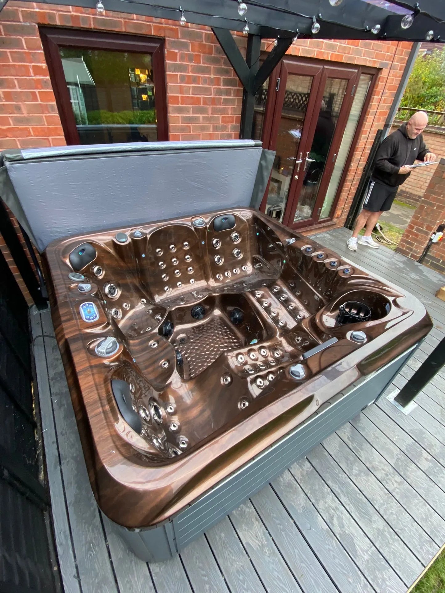 WithinWellness Social Pro 5 | Premium 5-Person Hot Tub (2 Loungers)